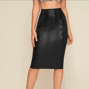 Snakeskin stretch pencil skirt black. Brand new with tags